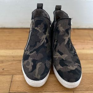 Canvas army high tops